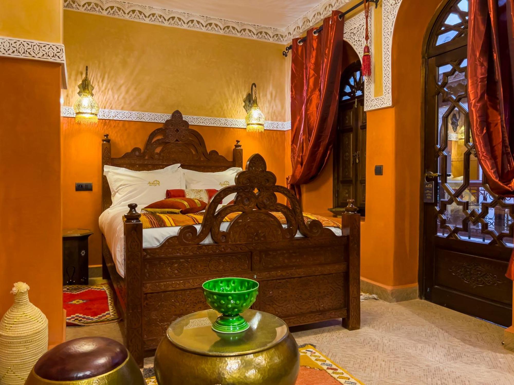 Perlekech & Riad *