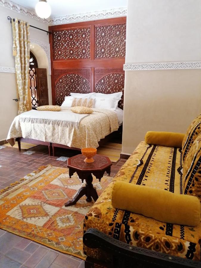 Perlekech & Riad *