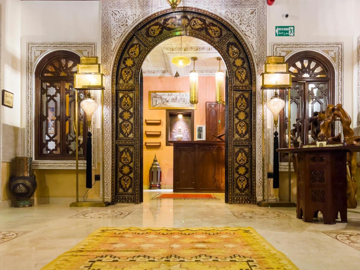 Riad Perlekech & *