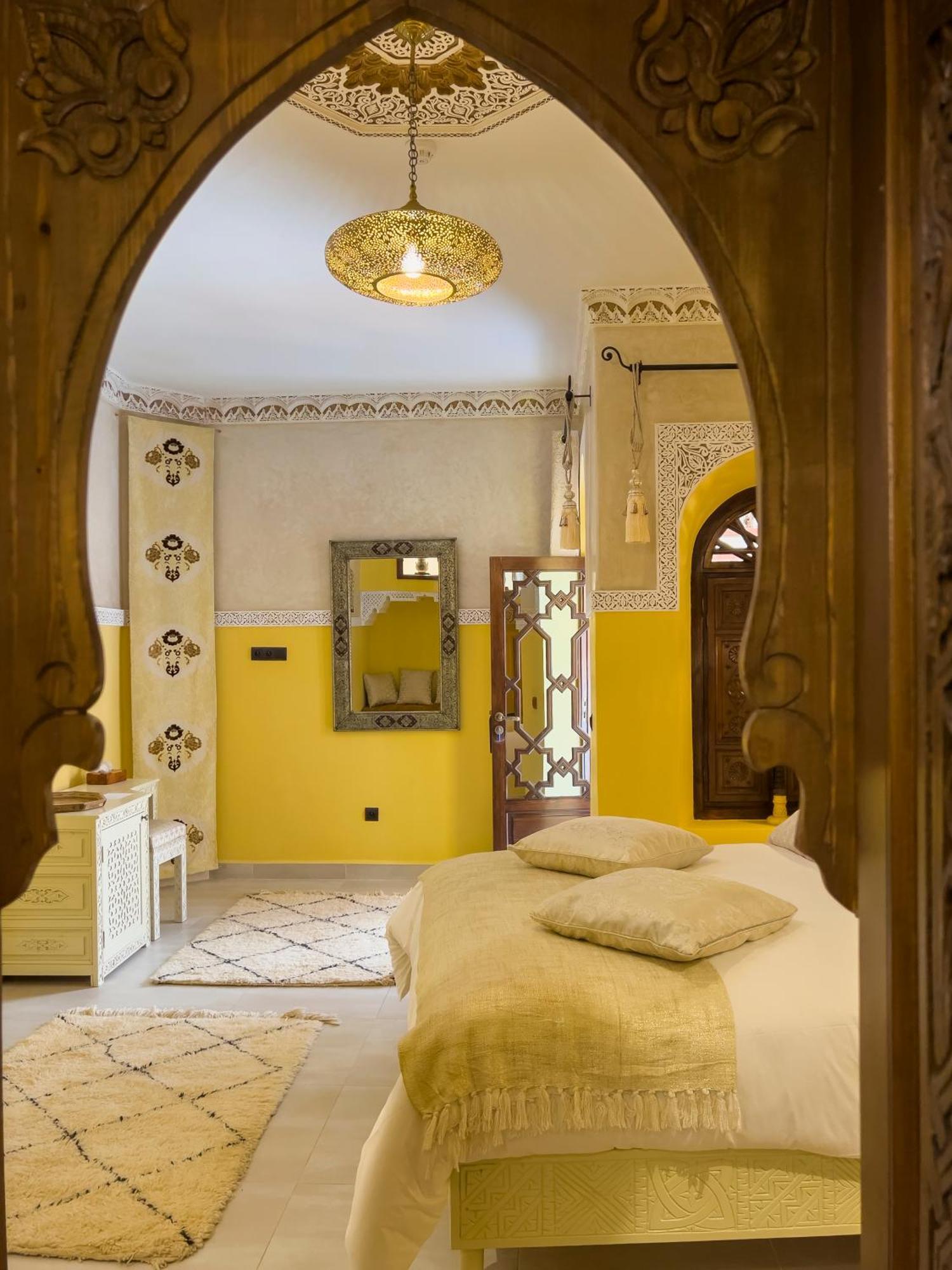 Perlekech & Riad