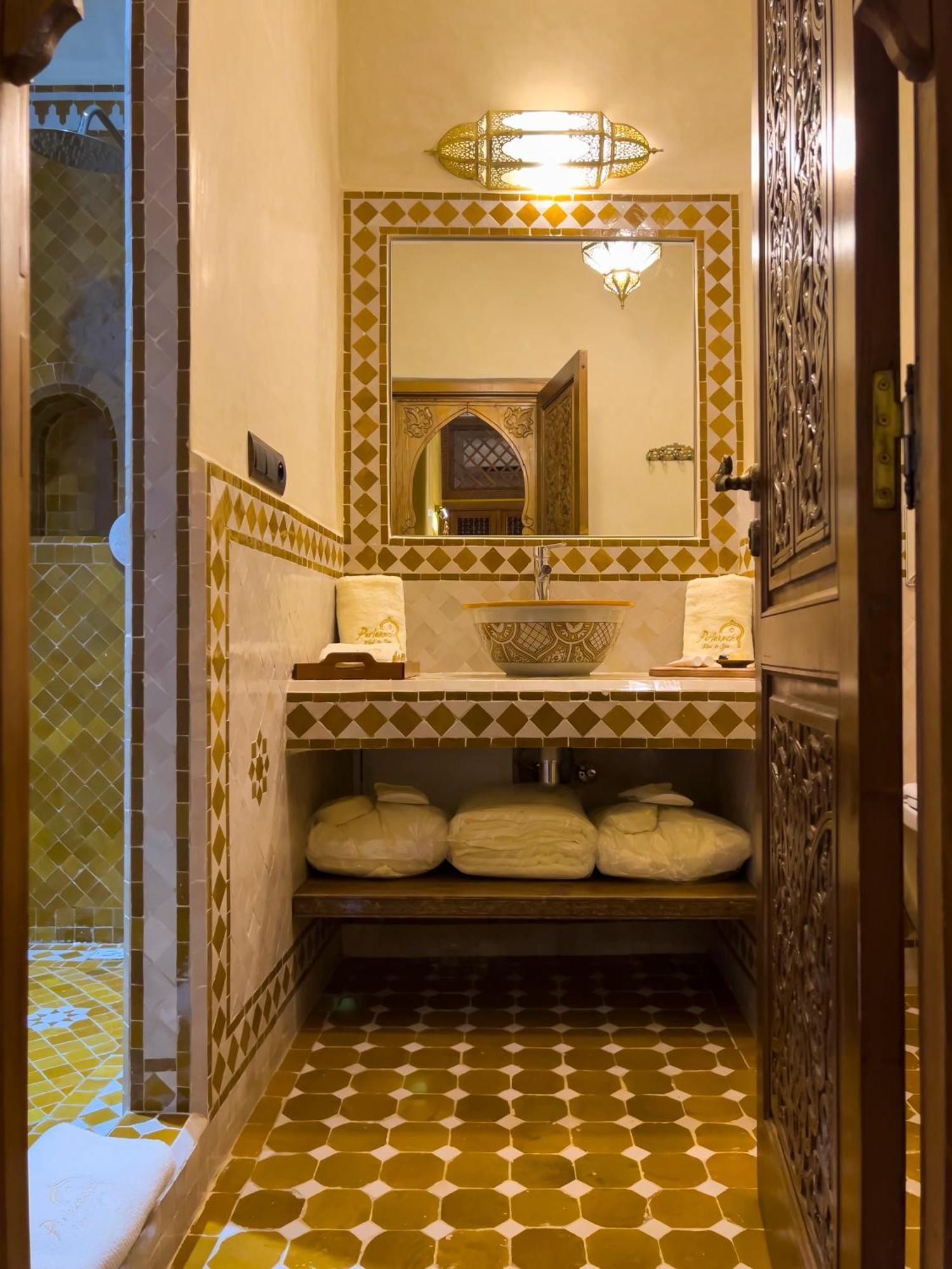 Perlekech & Riad